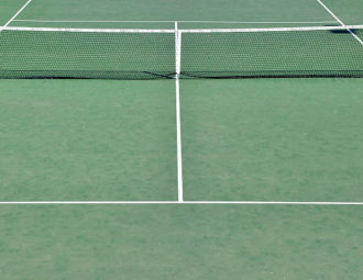 Construction d'un terrain de tennis à Toulon