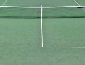 Construction d'un terrain de tennis à Saint-Raphaël