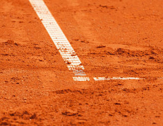 Construction d'un terrain de tennis à Toulon