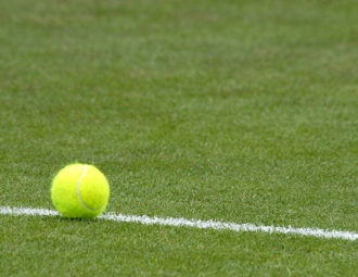 Construction d'un court de tennis à Toulon
