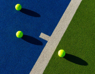 Construction d'un court de tennis à Toulon