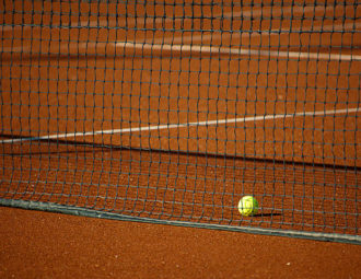 Construction d'un court de tennis à Toulon