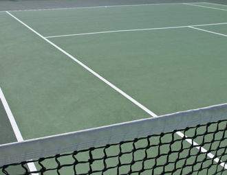 Construction d'un court de tennis à Toulon