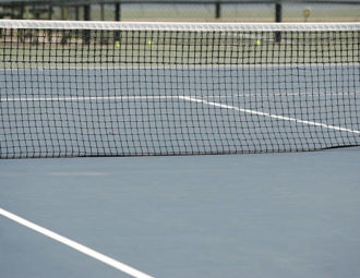 Construction d'un court de tennis à Toulon
