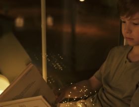 découvrez notre sélection de veilleuses modernes et apaisantes, parfaites pour illuminer la nuit des tout-petits et créer une ambiance chaleureuse dans n'importe quelle chambre. idéales pour rassurer les enfants tout en ajoutant une touche décorative.