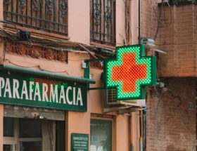 découvrez notre parapharmacie en ligne, votre destination pour des produits de santé, de beauté et de bien-être. profitez d'une large sélection de soins dermatologiques, de compléments alimentaires et d'articles de pharmacie au meilleur prix, livrés rapidement chez vous.