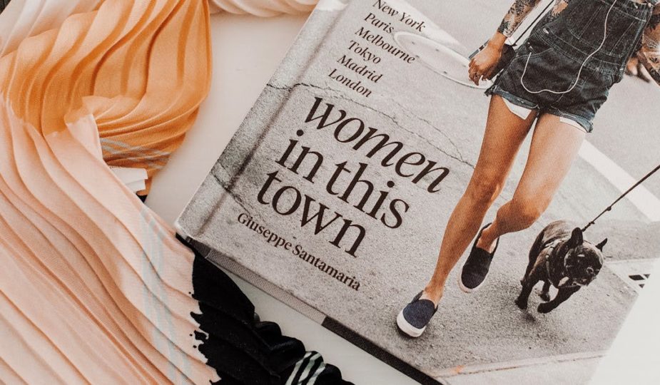 découvrez notre sélection d'accessoires de lecture indispensables pour améliorer votre expérience de lecture. que ce soit des lunettes, des lampes de lecture ou des marque-pages, trouvez tout ce qu'il vous faut pour plonger dans vos livres préférés dans le plus grand confort.