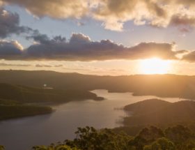 découvrez la chaleur réconfortante qui transforme votre quotidien. plongez dans un univers où la douceur et la convivialité se rencontrent, créant une ambiance accueillante et apaisante. que ce soit à travers des moments partagés ou des produits conçus pour apporter chaleur et réconfort, vivez l'expérience de la chaleur sous toutes ses formes.