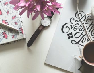 découvrez notre large sélection d'accessoires tendance pour compléter votre style. profitez d'articles uniques, de qualité et adaptés à toutes les occasions. trouvez l'accessoire parfait dès maintenant !