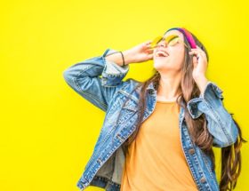 découvrez les dernières tendances de la mode, des conseils de style et des inspirations pour créer des looks uniques adaptés à chaque saison et à votre personnalité.