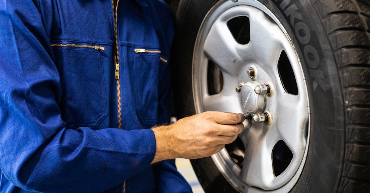 découvrez tous nos conseils pour l’entretien et la maintenance de votre véhicule : astuces, vérifications essentielles, réparations courantes et prévention des pannes pour rouler en toute sécurité.