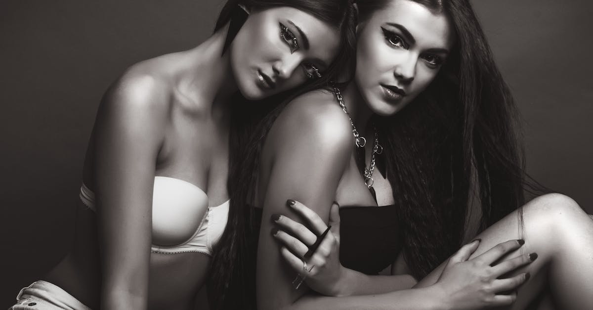 découvrez notre collection de lingerie élégante et confortable pour toutes les occasions. styles raffinés, matières douces et coupes modernes pour sublimer votre silhouette. livraison rapide et discrète.